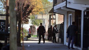 la violo, golpeo, arrastro, descuartizo y arrojo al rio