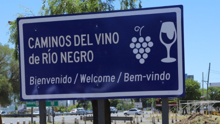 La ruta del vino en Río Negro, está compuesta por 21 bodegas. La ruta del vino en Río Negro, está compuesta por 21 bodegas.