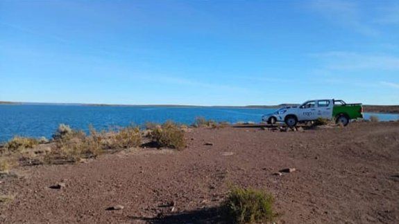 Tres pescadores del Alto Valle perdidos en Embalse Alicurá: perdieron contacto con sus familiares