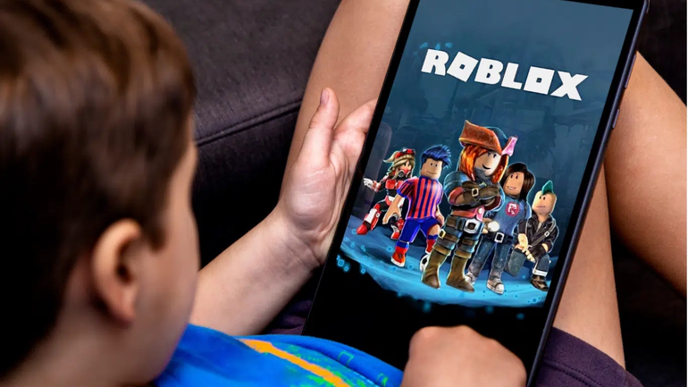 Grooming en Cipolletti: Abrí el celular y encontré fotos íntimas de mi hijo, dijo la madre de una víctima