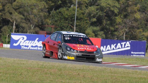 Urcera voló en su primer contacto con el Citroën C4 Lounge: pole, triunfo en el sprint y récord de vuelta.