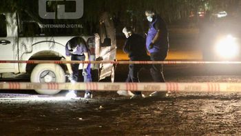 La Policía cercó el lugar del hecho en el barro Juan Manuel de Rosas de Centenario. (Foto: Centenario Digital)