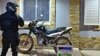 Dos hechos policiales se registraron con saldos positivos en Cipolletti durante la noche del jueves.