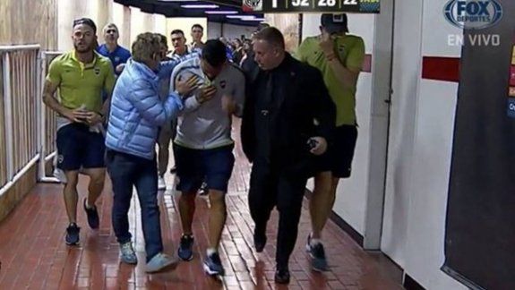 Rompieron el colectivo de Boca al llegar al Monumental