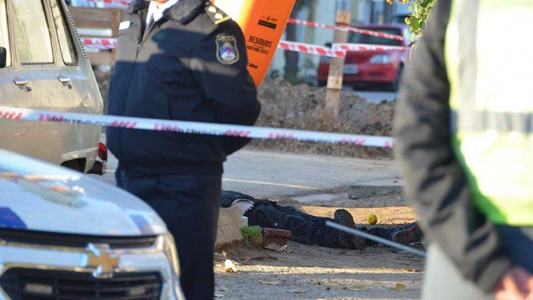 Brutal crimen en Neuquén: lo golpearon en la cabeza con una piedra