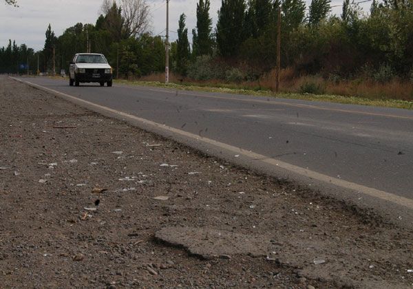 Dos automóviles chocaron en Ruta 151