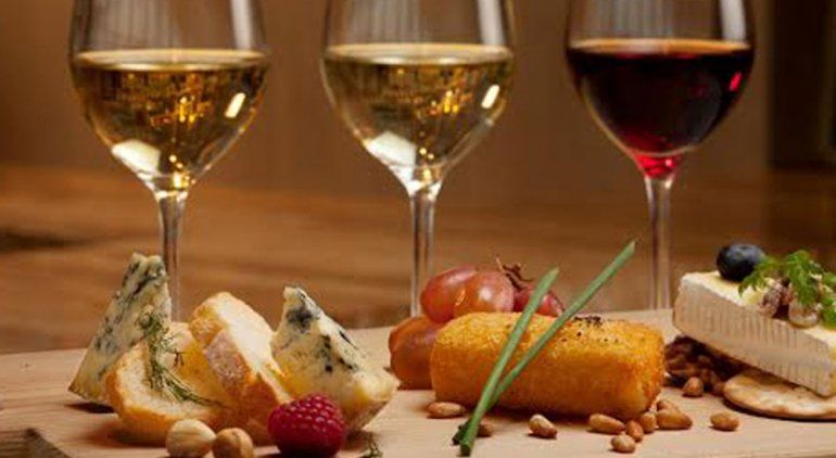 Todo falla: qué comidas no combinan bien con vino