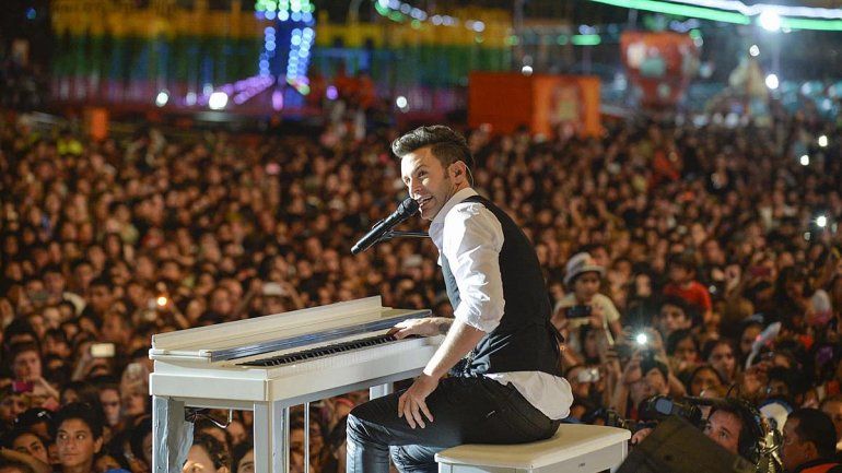Temen por escraches contra el cantante Axel en Córdoba