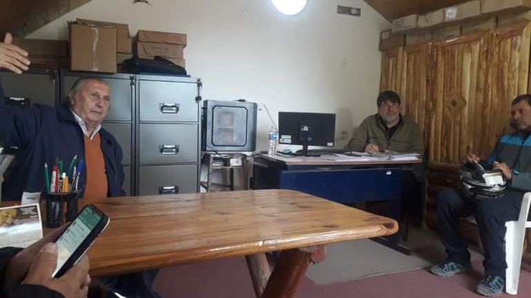 Se reunieron por el suministro de agua a un barrio perlense