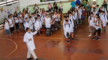 a los chicos de rio negro les gusta ir a la escuela