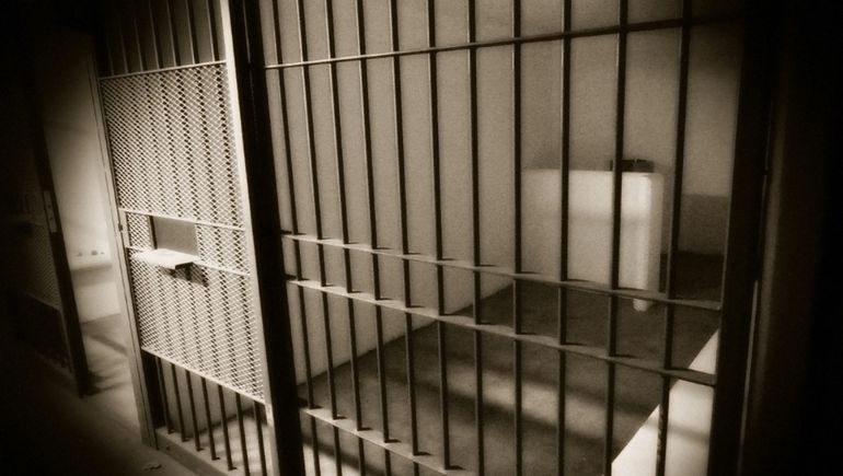 El preso de Roca se enojó porque no le entregaron la PlayStation y denunció un agravamiento de las condiciones de detención.