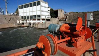 El Gobierno Nacional estableció 15 días para privatizar las represas.
