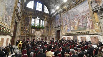 el papa francisco pide a estados unidos e iran mantener el dialogo