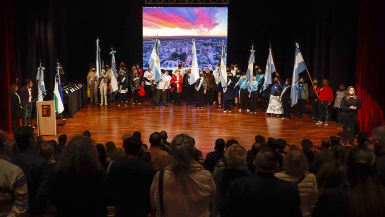Emoción y alegría en el acto por el 118° aniversario de Cipolletti