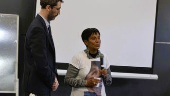 La mamá de Jorge Gatica -en el centro- pidió que los cuatro policías acusados sean declarados culpables.