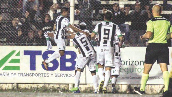 El Albinegro sumó tres puntos claves en La Visera y se tomó revancha de la derrota en Mar del Plata.