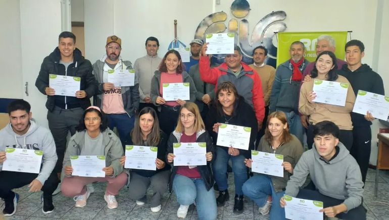 Vecinos de Cipolletti finalizaron un nuevo curso Más Futuro