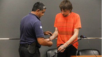 tras matar, intentaron robar un auto y apunalaron a otro vecino 