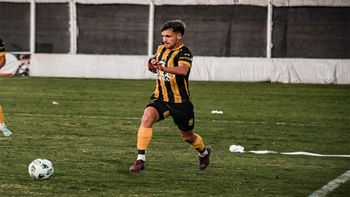 Olimpo empató el clásico con la Villa y quedó puntero en soledad.