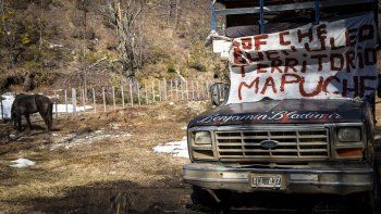 tension en bariloche por ocupacion mapuche en un lote