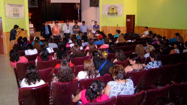 Trabajadoras domésticas de la región se reunieron el viernes con el gobernador Alberto Weretilneck en Cipolletti.