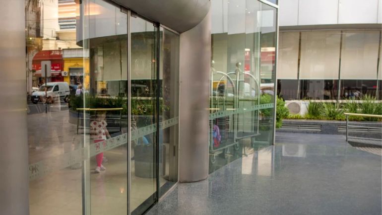 Encuentran una mujer muerta en el jacuzzi de un hotel