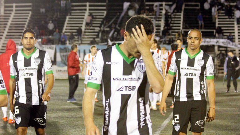 El presente de Cipolletti es para tomarse la cabeza. Impensado en el arranque.