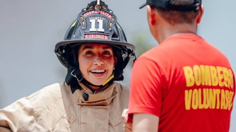 El video viral de María Becerra como bombera voluntaria en Perú | LMCipolletti.com El video viral de María Becerra como bombera voluntaria en Perú
