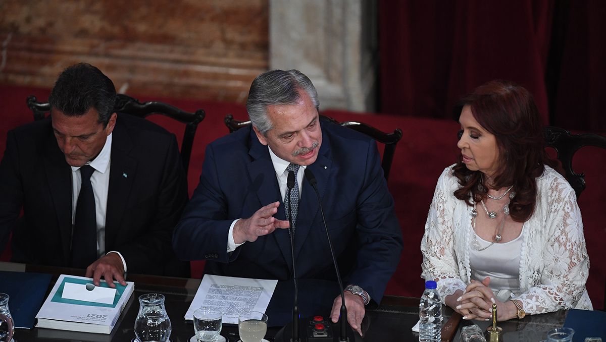 Cerruti confirmó que CFK no le responde los mensajes a Alberto