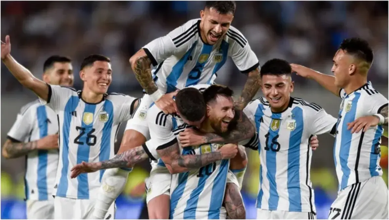 Argentina quiere repetir los festejos. Lleva dos jugados y dos ganados en las Eliminatorias. Este jueves va por la tercera victoria seguida con el regreso de Messi. El neuquino Acuña