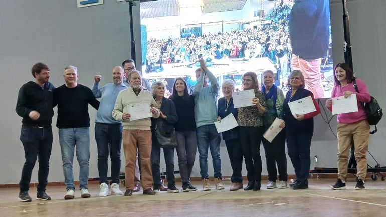 El merecido reconocimiento a los referentes de la salud por su enorme trayectoria, momento emotivo del Bingo.