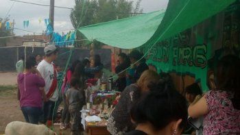 vecinos realizaron una feria solidaria en el barrio obrero vecinos realizaron una feria solidaria en el barrio obrero
