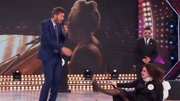 Brédice imitó a Cristina y se pegó un porrazo en la pista del Bailando