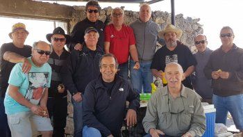 grupo de amigos emprendio  una odisea solidaria