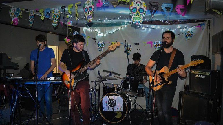 Tatuajes, música y birra en la biblioteca popular: un evento para no perderse