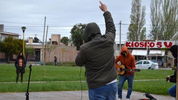 Vuelven los templos religiosos en Fernández Oro