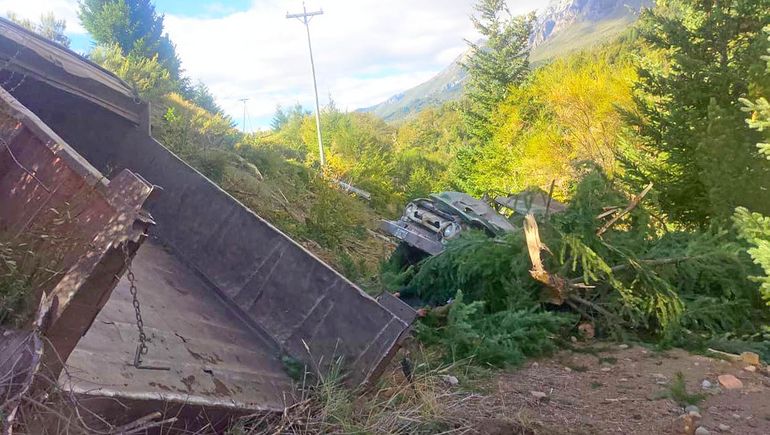 Tres muertos en terrible choque entre Bariloche y El Bolsón