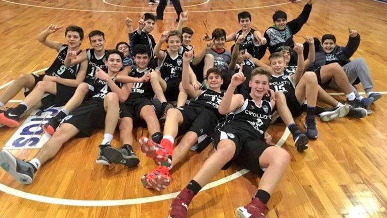 El plantel de Cipolletti U15 fue campeón del Apertura en Villa Regina.