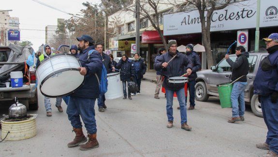 Los municipales no tendrán asueto el miércoles por su día. Se pasó al viernes 10, con un festejo en la Isla Jordán.
