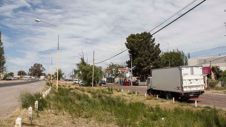 Evitaron el saqueo de un camión repleto de leche en la Ruta 22