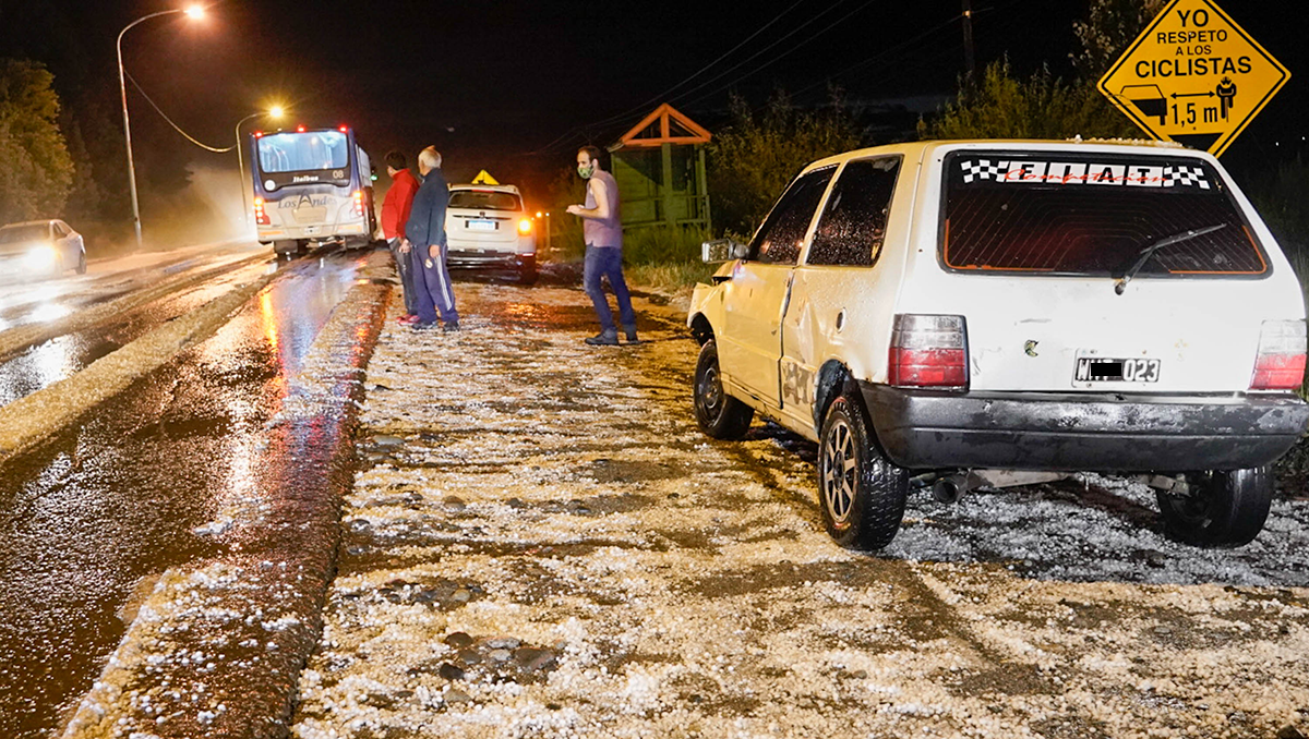 Una tormenta de granizo sacudió a San Martín de los Andes