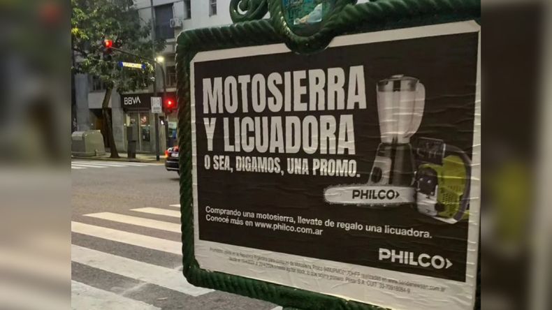 La promoción celebrada por Javier Milei en redes sociales, que menciona la motosierra.