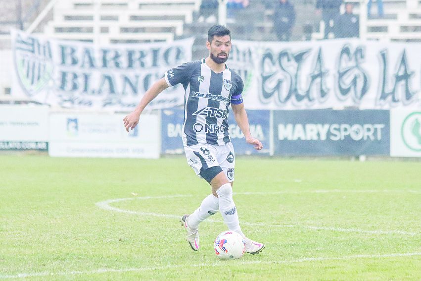 Brian Meza, mediocampista de Cipolletti.