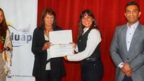 Mónica pasó de ser distinguida en su ciudad al despido. Un caso que indignó al pueblo. | LMCipolletti.com Mónica pasó de ser distinguida en su ciudad al despido. Un caso que indignó al pueblo.