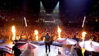 javier milei y una noche de rockstar: canto, critico al kirchnerismo y relanzo la campana de la libertad avanza