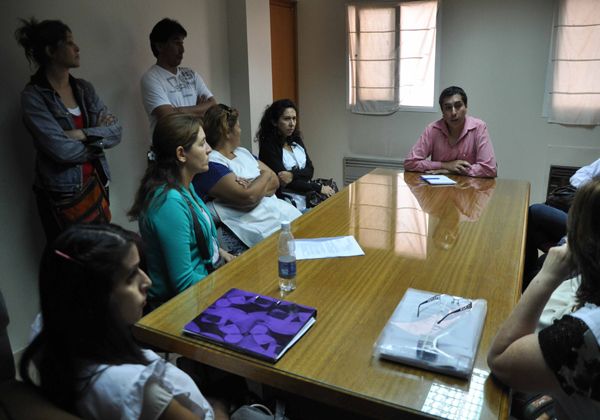 Bravo se reunió con docentes y padres de la Escuela Primaria 221