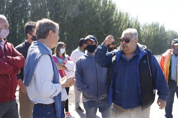 Vecinos pararon la obra de Vialidad porque se quedan sin salida a la Ruta 22