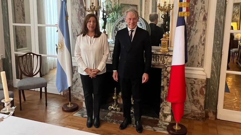 Carreras se reunió en Paris con el Embajador Argentino en Francia
