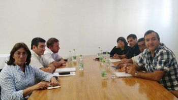 Autoridades del Ministerio de Educación recibieron ayer a representantes del gremio ATE. 