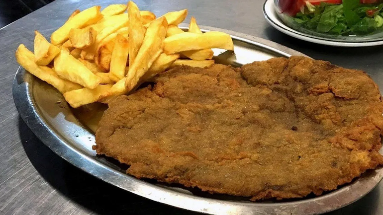 La verdad de la milanesa: orígenes y mitos de la versión napolitana